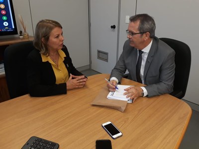 Reitora, Valéria Correia, em reunião com diretor da Difes, Mauro Rebelo