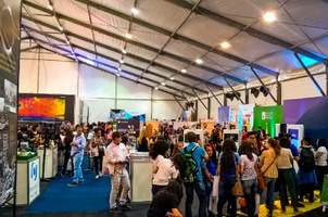 Abertura da ExpoT&C reúne multidão de amantes da tecnologia