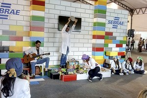Contação de histórias movimenta estande na SBPC Jovem