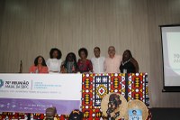 Grande público participa de mesa-redonda sobre literatura africana e afro-brasileira