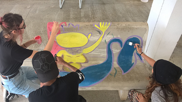 Oficina ensina a arte do grafite a estudantes na SBPC Cultural