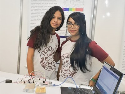 Criadoras do leitor de dinheiro para cego é apresentado na SBPC Jovem. Foto: Kerolaine Costa