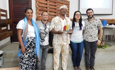 Professores da Ufal posam ao lado de Pai Alex, homenageado pela SBPC Afro e Indígena