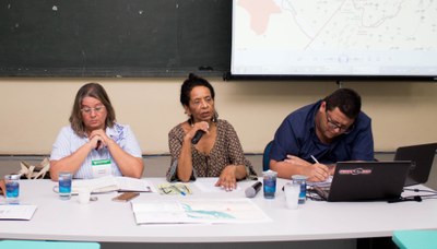 Professora Graça Graúna, na conferência Práticas Identitárias e Ressignificação dos Povos Indígenas (Fotos: Ana Dantas, estudante de Relações Públicas)