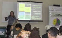 Maria Lúcia Fatorelli debateu os impactos do financiamento da dívida pública no Sistema Único de Saúde