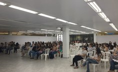 Público no debate sobre situação infantil no Brasil