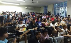 Auditório lotado durante o ato