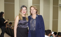A professora Manuela Callou e a reitora Valéria Correia
