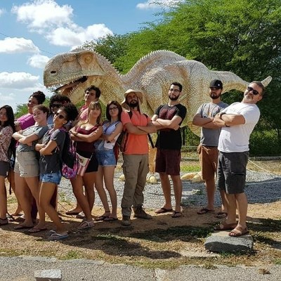 Professor e estagiários destacam a importância do Museu