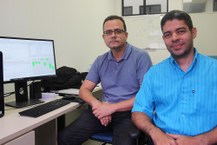 Pesquisadores Tiago de Andrade (esquerda) e Daniel Coimbra (direita), exploram possíveis cexplicações para sazonalidade da ocorrência de suicídios.JPG