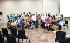 Dirceu cercado por professores e estudantes da Ufal