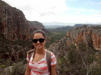 Thainá Lessa trabalha junto ao Lacos 21 nos estudos sobre a Caatinga