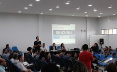 A audiência aberta à comunidade universitária contou com presença expressiva de estudantes, docentes e técnicos-administrativos.