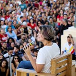 Bate-papo com Manuela d’Avila lota último dia da Bienal