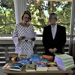 Ufal recebe doação de livros da Associação Brasil Soka Gakkai Internacional