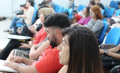 Comunidade universitária durante audiência