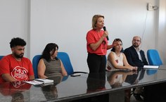 Reitora Valéria Correia durante audiência