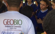 Alunos extensionistas do Geobio realizam atividades com crianças durante o 2º Eneagri