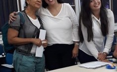 Jéssica e Waleska com a orientadora, a professora Nadja Maria