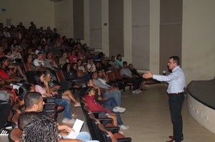 Programa de extensão realiza palestra motivacional sobre métodos de aprendizagem