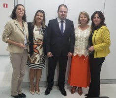 Reitora da Ufal esteve em Brasília para solicitar liberação do Acelerador Linear do HU