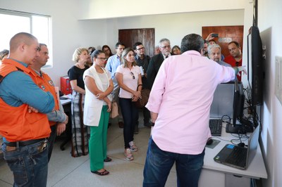 Participantes da reunião fizeram visita ao radar. Fotos: Renner Boldrino