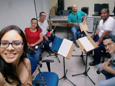 Kleber Dessoles (de camisa verde) e a turma de clarineta de 2018