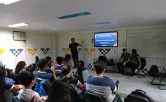 Aula teórica numa escola atendida pelo projeto. Foto: Arquivo pessoal