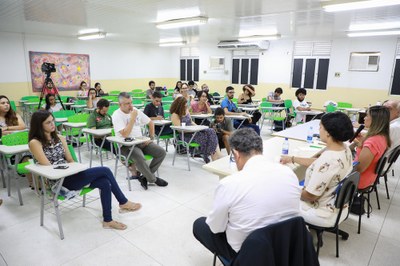 Mesa redonda discutiu novos paradigmas profissionais para os jornalistas. Fotos: Renner Boldrino