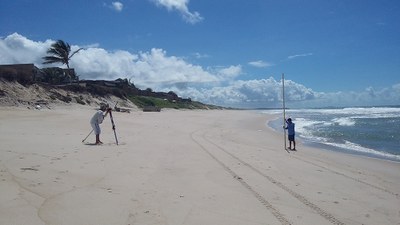 Levantamento topográfico para pesquisa da Ufal. Foto: Arquivo Pessoal