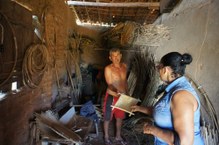 Produtores de peneiras de bambus de Coité do Nóia recebem a visita de alunos e docentes da Ufal