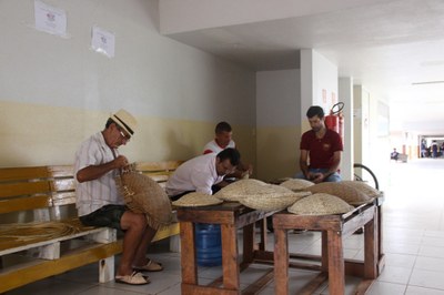 Projeto da Ufal auxilia produtores de peneiras de bambus de Coité do Nóia. Fotos: Arquivo Pessoal