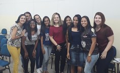 Grupo que faz parte do projeto 'As meninas nas geociências'