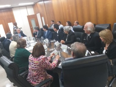 Reitora Valéria Correia participou da reunião com o Ministério de Agricultura, Pecuária e Abastecimento