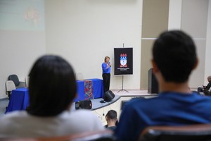 Aula Magna destaca as universidades públicas como patrimônio do povo