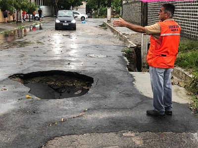 Lapis monitora, diariamente, as previsões meteorológicas na região do bairro do Pinheiro