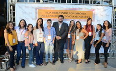 Professor Pierre e alguns membros do Grupequi