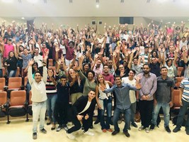 Programa Conexões de Saberes recepciona alunos com aula inaugural