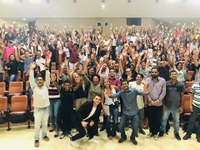 Programa Conexões de Saberes recepciona alunos com aula inaugural
