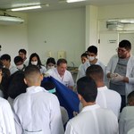 Alunos do Paespe visitam o laboratório de anatomia do ICBS