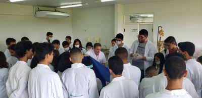 Visita dos alunos do Paespe ao laboratório