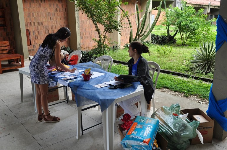 Participantes doaram fraldas geriátricas e kits de higiene