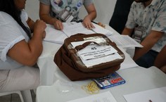 Cada mesa é composta por um presidente, um secretário e dois escrutinadores indicados pelas respectivas chapas.