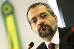 Reitora busca audiência com ministro da Educação