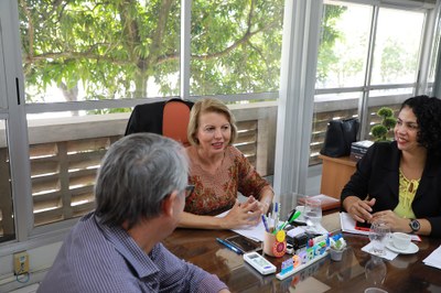 Reunião com a reitora Valéria Correia e gestores. Foto: Pedro Ivon