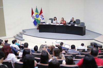 Comunidade acadêmica lotou auditório Nabuco Lopes (Foto: Renner Boldrino)