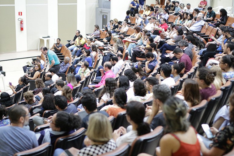 Público acompanhou o painel e participou dos debates (Foto: Renner Boldrino)