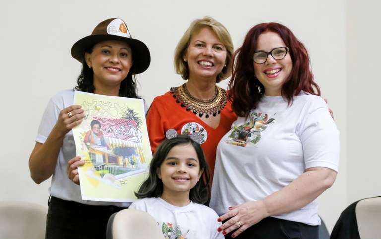 Cecília Rossé, Valéria Correia, Adriana Capretz e sua filha Branca. Foto: Thiago Sampaio