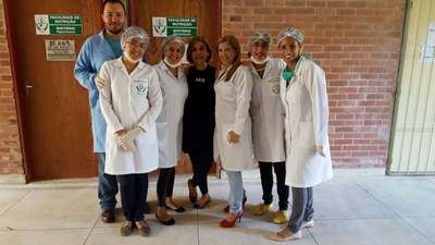 Orlando Pimentel de Araújo, professora Marília Goulart e equipe