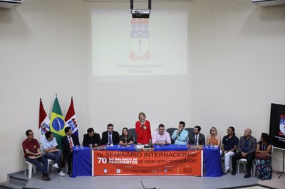 Evento contou com a presença de representantes de sindicatos alagoanos, de entidades dos movimentos sociais e da comunidade universitária (Fotos: Renner Boldrino)